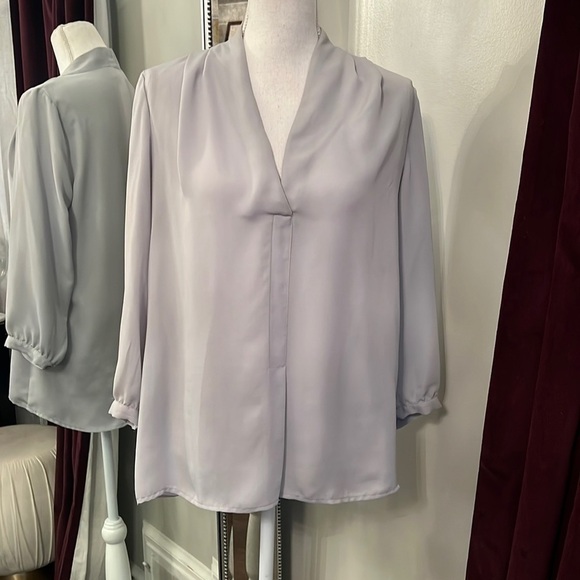 Laundry By Shelly Segal Gray VNeck Tunic Size Medium - Picture 1 of 11